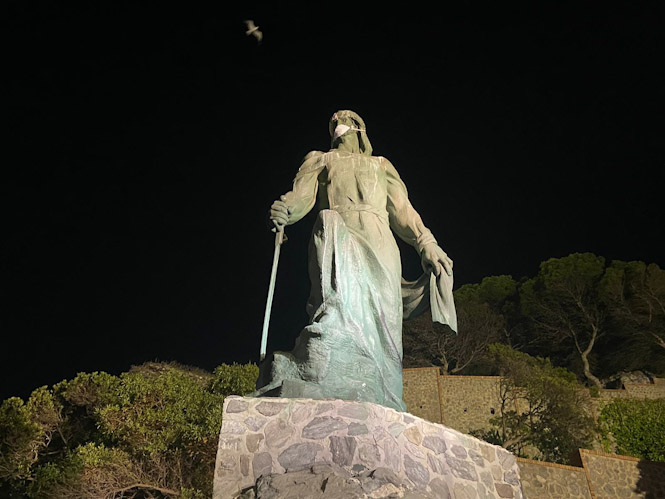 Monumentos de Almuñécar con mascarilla (AYTO. ALMUÑECAR) 