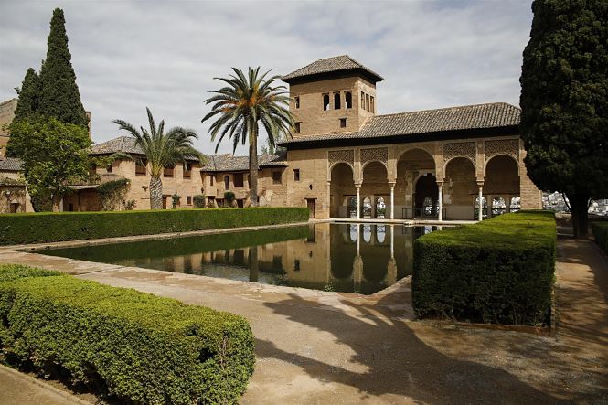 La Alhambra de Granada sin turistas por la crisis del coronavirus (ÁLEX CÁMARA - EUROPA PRESS)
