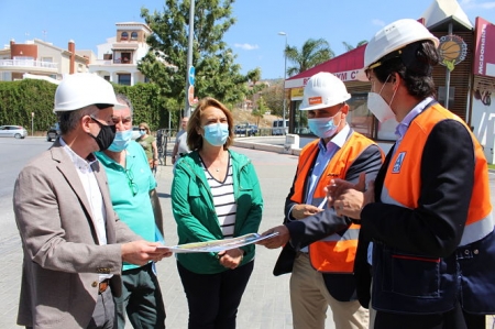 La lcaldesa de Motril ha visitado las obras del Supermercado Aldi (AYTO. MOTRIL)