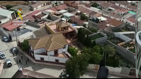 Vivienda en Escóznar donde se incautó una plantación (GUARDIA CIVIL) 
