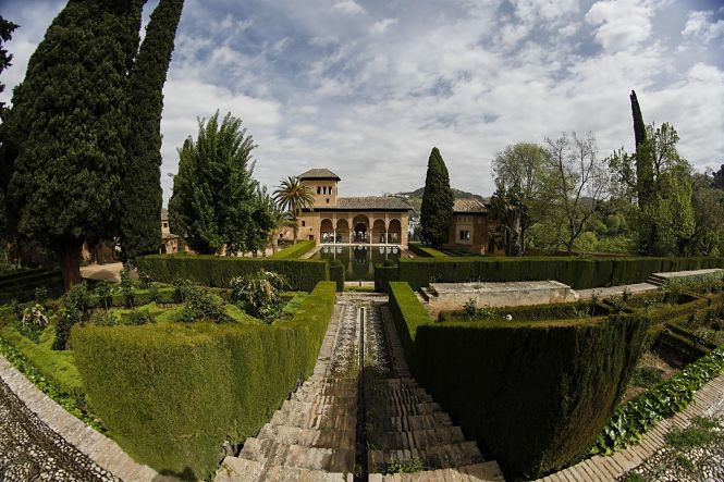  La Alhambra de Granada sin turistas por la crisis del coronaviru (ÁLEX CÁMARA - EUROPA PRESS)