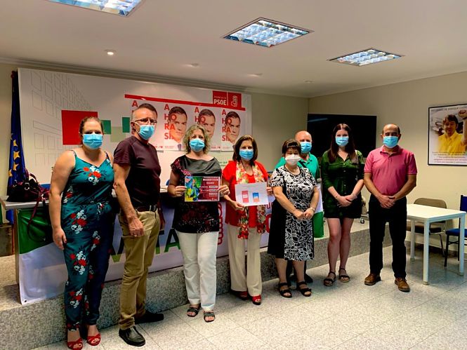 Miembros del PSOE durante la visita a Guadix (PSOE)