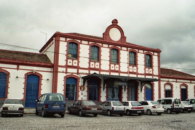 Fachadas de la Estación de tren de Guadix (HISTORIAS DEL TREN