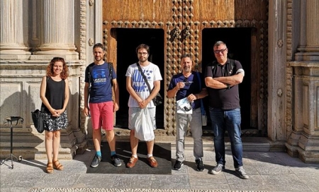 La parlamentaria de Adelante Andalucía Ana Villaverde, con trabajadores del CAU de la UGR (ADELANTE) 