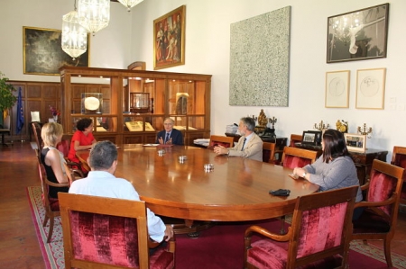 Imagen de la firma del convenio (UGR)