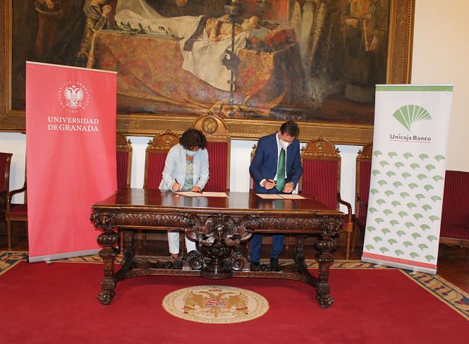 Imagen de la firma del convenio (UGR) 