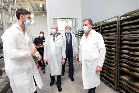 El Consejero de Economía, Rogelio Velasco ha visitado Nicopan (JUNTA) 