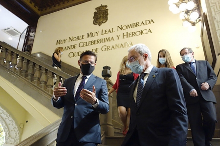 Visita del Consejero de Economía al Ayuntamiento de Granada (JAVIER ALGARRA / AYUNTAMIENTO) Visita del Consejero de Economía al Ayuntamiento de Granada (JAVIER ALGARRA / AYUNTAMIENTO)