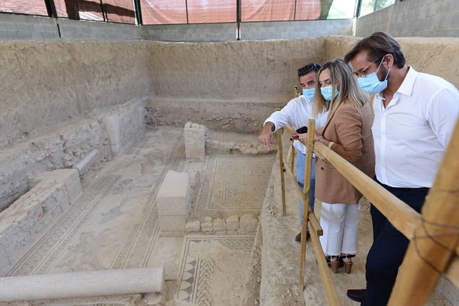 Marifran Carazo ha visitado la Villa Roma de Salar (JUNTA)