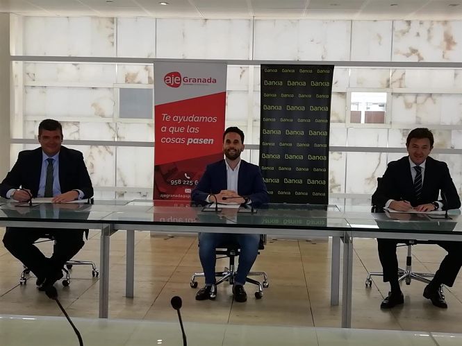 Bankia y la Asociación de Jóvenes Empresarios de Granada renuevan su acuerdo de colaboración (BANKIA)