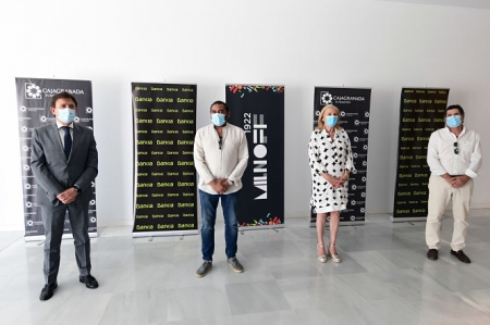 El director corporativo de la Territorial de Bankia en Andalucía, Joaquín Holgado; por parte de Milnoff, Pepe Luis Carmona `Habichuela`; la presidenta de CajaGranada Fundación, María Elena Martín-Vivaldi; y por parte de Milnoff, Santiago Benavides (CAJAGR