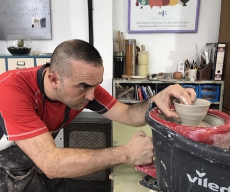 El ceramista hueteño José Carlos Toro Fuentes (AYTO. HUÉTOR TÁJAR)