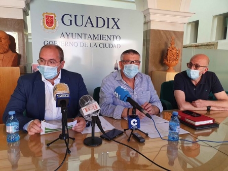 El Alcalde de Guadix, Jesús Lorente en rueda de prensa (AYTO. GUADIX)