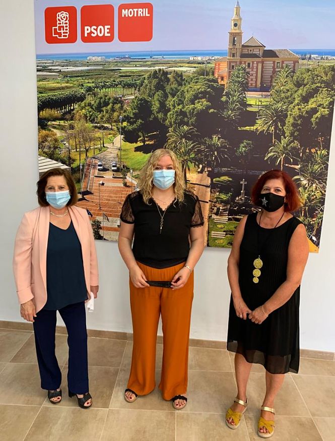Miembros del PSOE durante la visita a Motril (PSOE) 