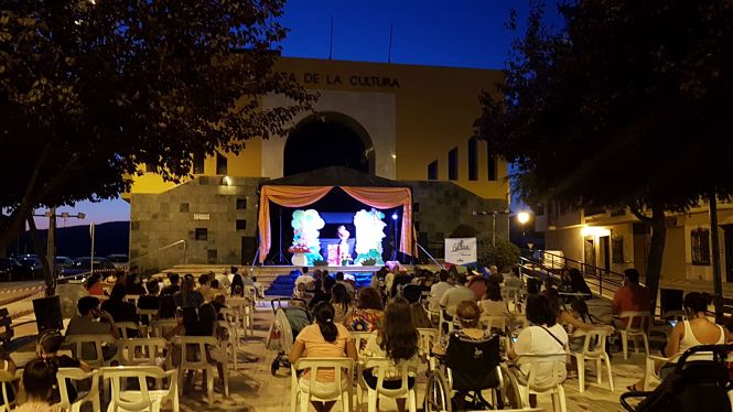 teatro al aire libre celebrado la semana pasada en Huétor Tájar (HUÉTOR TÁJAR)