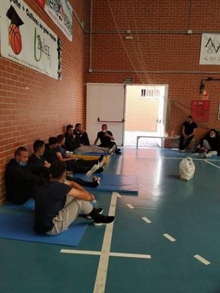 Inmigrantes acogidos el pasado mayo en el pabellón Paquillo Fernández de Granada (ASOCIACIÓN PRO DERECHOS HUMANOS/ARCHIVO) 
