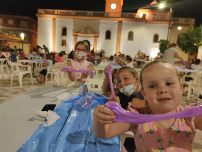 Menores de Huétor Tájar con el `slime panciverde` (AYTO. HUÉTOR TÁJAR) 