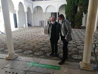 El delegado de Cultura y Patrimonio Histórico de la Junta en Granada, Antonio Granados, visita el Museo Arqueológico de Granada con motivo de su reapertura (JUNTA DE ANDALUCÍA - ARCHIVO) 