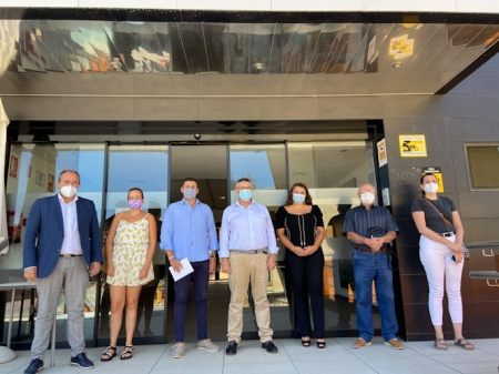 Foto de familia tras la reunión (PP) 