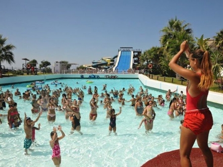 El parque acuático de Almuñécar Aquatropic, en imagen de archivo (AYUNTAMIENTO DE ALMUÑÉCAR)