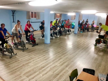 Imagen de una clase de Spinning (AYTO. MONTEFRÍO) 
