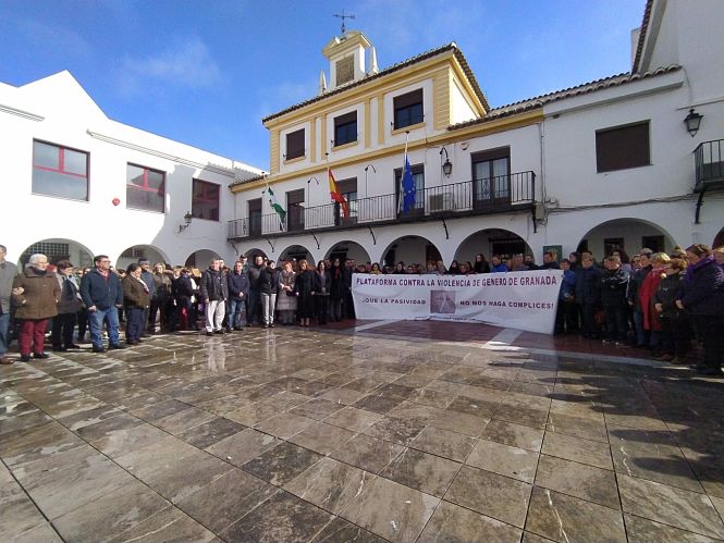 Imagen de un acto celebrado junto al Ayuntamiento de Caniles (AYTO. CANILES / ARCHIVO)
