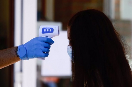 Dispositivo para la realización de pruebas PCR de coronavirus en una imagen de archivo (RICARDO RUBIO - EUROPA PRESS)