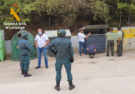 Contenedor donde fue hallada el Águila perdicecera (GUARDIA CIVIL)