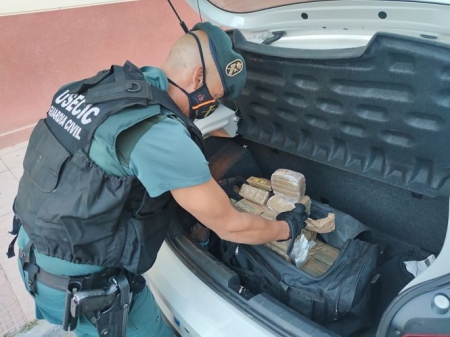 Vehículo donde fue localizado el hachís (GUARDIA CIVIL)