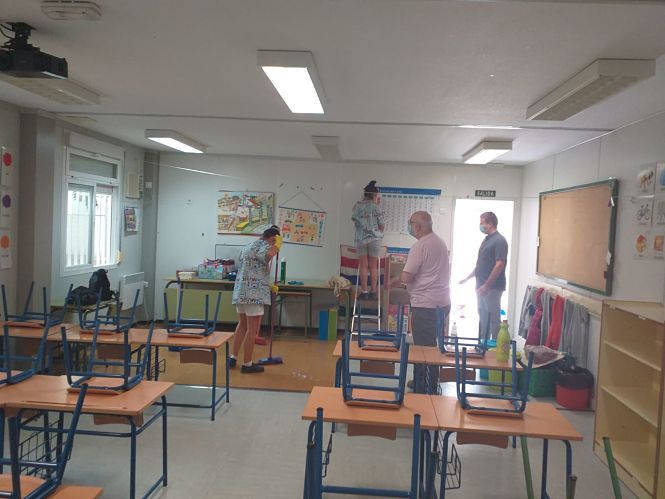 Limpiadoras de un Colegio de Monachil (AYTO. MONACHIL) 