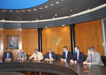 Imagen de la firma del convenio (COLEGIO DE ABOGADOS) Imagen de la firma del convenio (COLEGIO DE ABOGADOS)