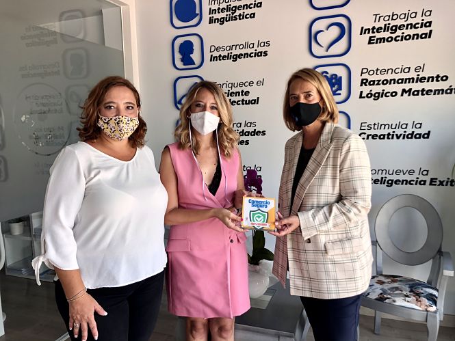 Entrega del sello de Comercio Seguro (AYTO. MOTRIL)