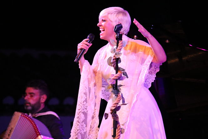 Concierto de Pasión Vega en Almuñécar (AYTO. ALMUÑÉCAR)