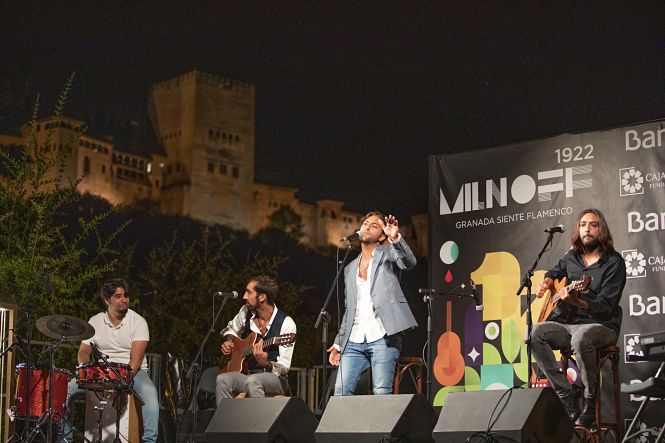 Imagen de la actuación de Los Habichuela (MILNOFF)