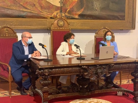 Rueda de prensa presidida por la rectora de la Universidad de Granada, Pilar Aranda, para explicar las medidas adoptadas de cara al inicio de curso (UGR)