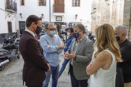 Imagen de la visita al Barrio del Albaicín (JAVIER ALGARRA /AYUNTAMIENTO) Imagen de la visita al Barrio del Albaicín (JAVIER ALGARRA /AYUNTAMIENTO)
