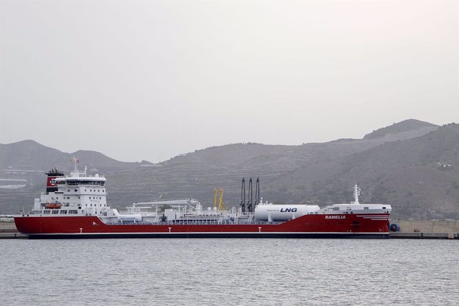 Imagen de El buque (PUERTO DE MOTRIL) 