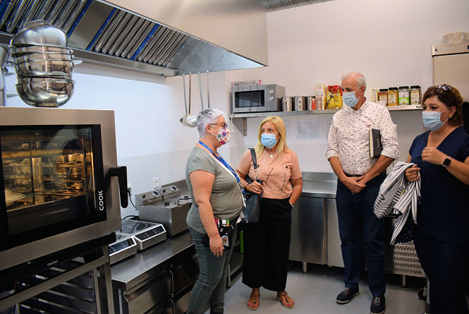 Concejales del Ayuntamiento de Albolote han visitado el comedor del Ave María (AYTO. ALBOLOTE)