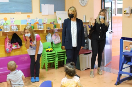 Imagen de la visita a la Guardería (AYTO. MOTRIL)