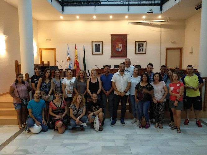 Grupo de Voluntarios de Protección Animal de Vegas del Genil en el año 2019 (AYTO. VEGAS DEL GENIL) 