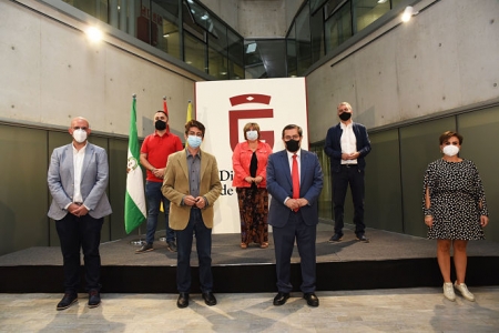 Foto de familia tras la reunión (R. MARTÍNEZ / DIPGRA)