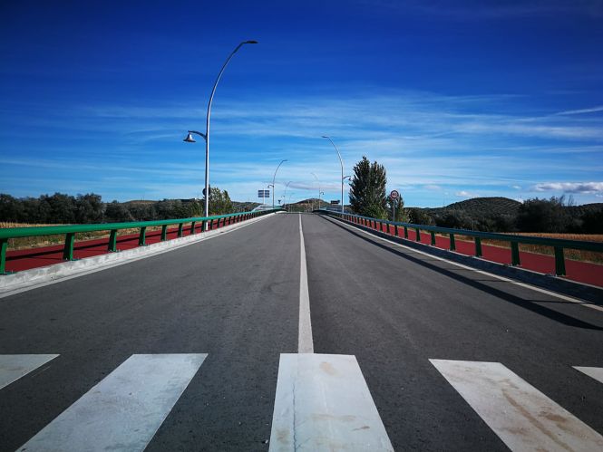 nuevo puente de Huétor Tájar, cuyas obras aún no han sido recepcionadas por la Junta de Andalucía (JUNTA DE ANDALUCIA)
