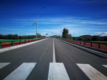 nuevo puente de Huétor Tájar, cuyas obras aún no han sido recepcionadas por la Junta de Andalucía (JUNTA DE ANDALUCIA)