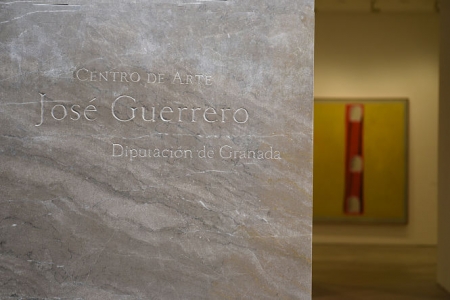 Entrada del Centro de Arte José Guerrero (DIPUTACIÓN)