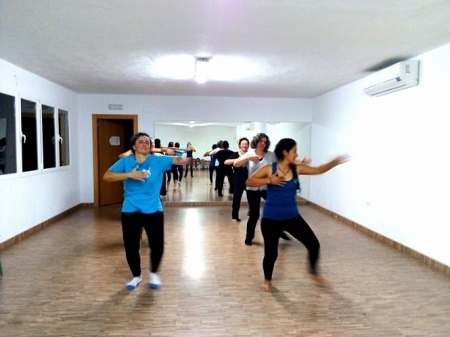 Imagen del taller de Danza Africana (AYTO. MONACHIL)