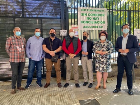 Miembros del PSOE han visitado un colegio de la capital (PSOE)