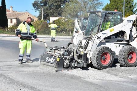 Asfaltado de una calle de Baza (AYTO. BAZA)