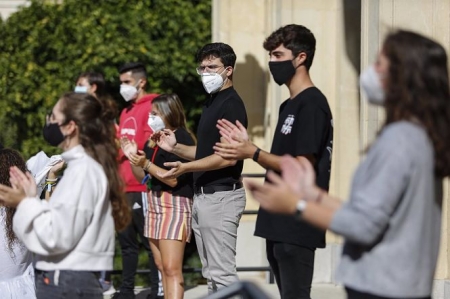 Estudiantes se manifiestan en la Universidad de Granada tras conocerse las restricciones sanitarias para la Covid-19 (ÁLEX CÁMARA - EUROPA PRESS) 