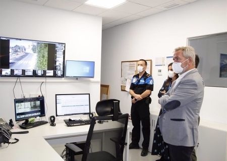 El presidente de la Autoridad Portuaria de Motril (Granada), José García Fuentes, visita el centro de control (PUERTO DE MOTRIL)