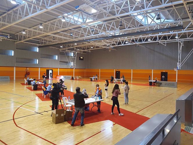 Pruebas rápidas de coronavirus en el pabellón deportivo de Fuentenueva (UGR) 